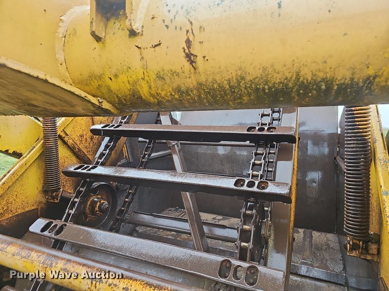 image for item EJ6111 1976 Dressta 412 B elevating scraper