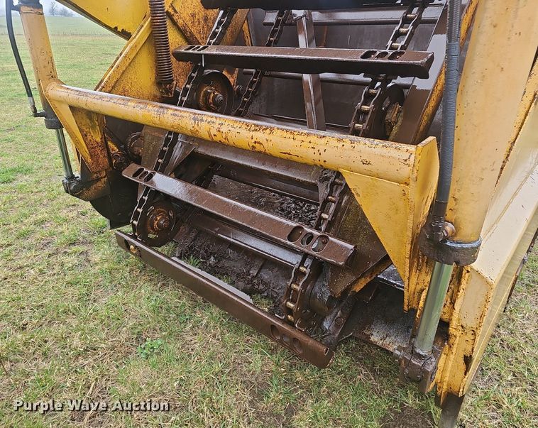 image for item EJ6111 1976 Dressta 412 B elevating scraper