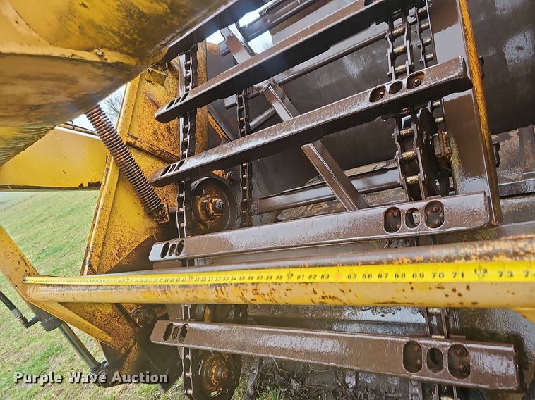 image for item EJ6111 1976 Dressta 412 B elevating scraper