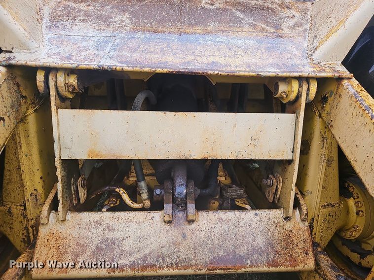 image for item EJ6111 1976 Dressta 412 B elevating scraper