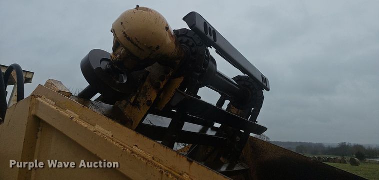 image for item EJ6111 1976 Dressta 412 B elevating scraper