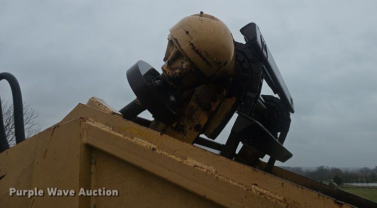 image for item EJ6111 1976 Dressta 412 B elevating scraper