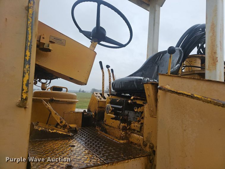 image for item EJ6111 1976 Dressta 412 B elevating scraper