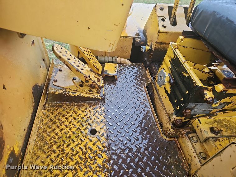 image for item EJ6111 1976 Dressta 412 B elevating scraper