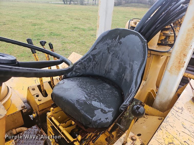 image for item EJ6111 1976 Dressta 412 B elevating scraper