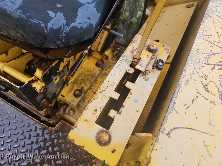 image for item EJ6111 1976 Dressta 412 B elevating scraper