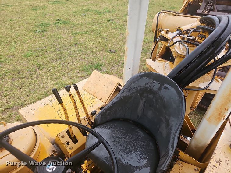 image for item EJ6111 1976 Dressta 412 B elevating scraper