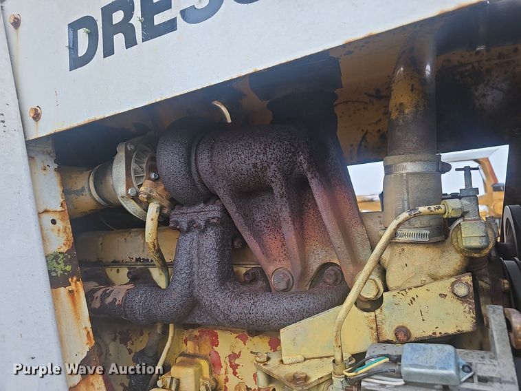 image for item EJ6111 1976 Dressta 412 B elevating scraper