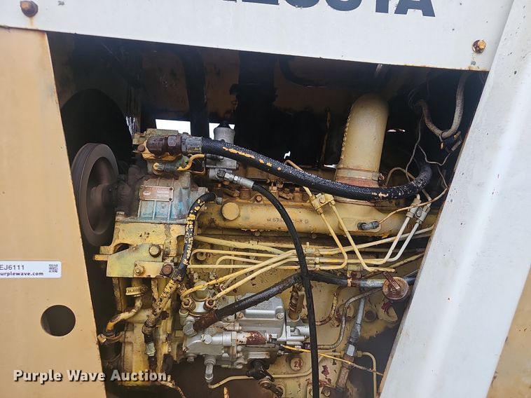 image for item EJ6111 1976 Dressta 412 B elevating scraper