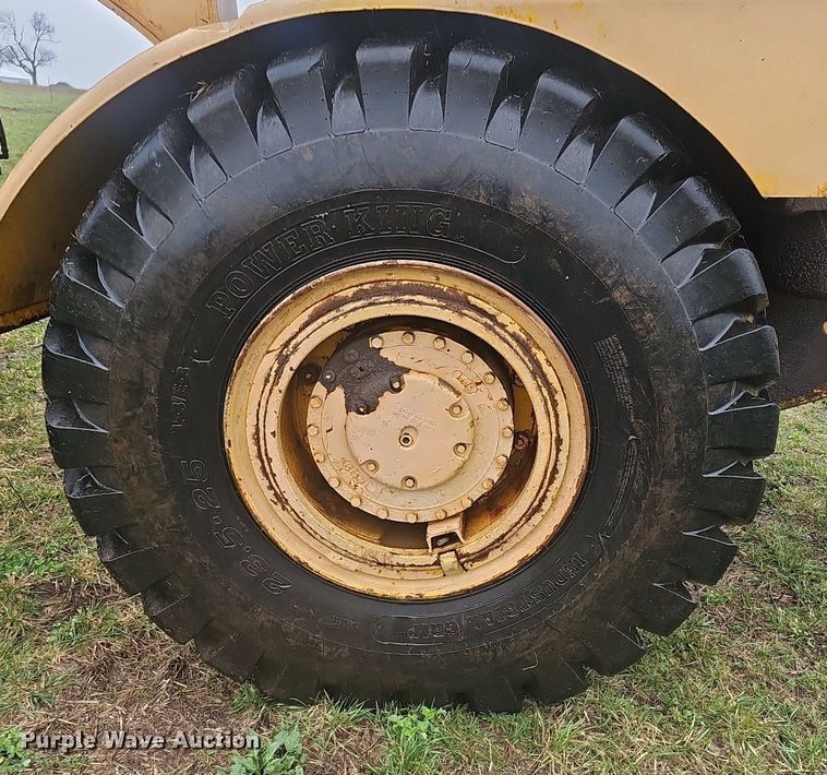 image for item EJ6111 1976 Dressta 412 B elevating scraper