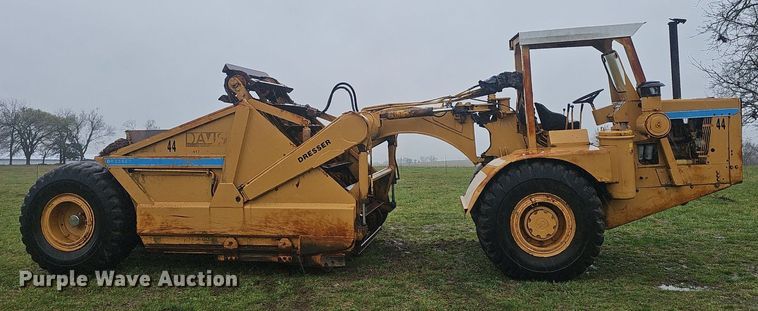 image for item EJ6112 1977 Dresser 412 elevating scraper