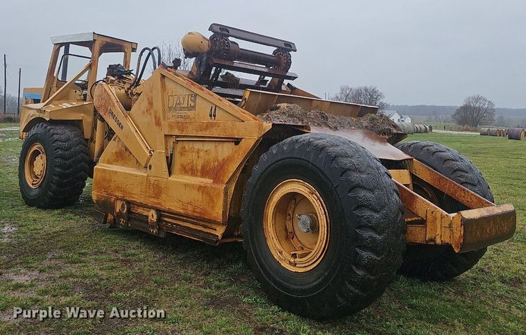 image for item EJ6112 1977 Dresser 412 elevating scraper