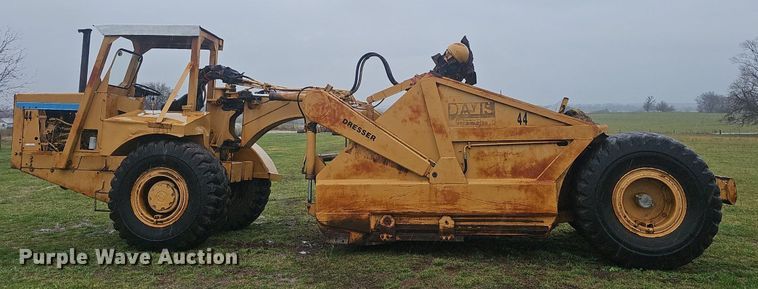 image for item EJ6112 1977 Dresser 412 elevating scraper