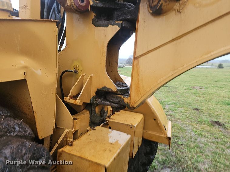 image for item EJ6112 1977 Dresser 412 elevating scraper