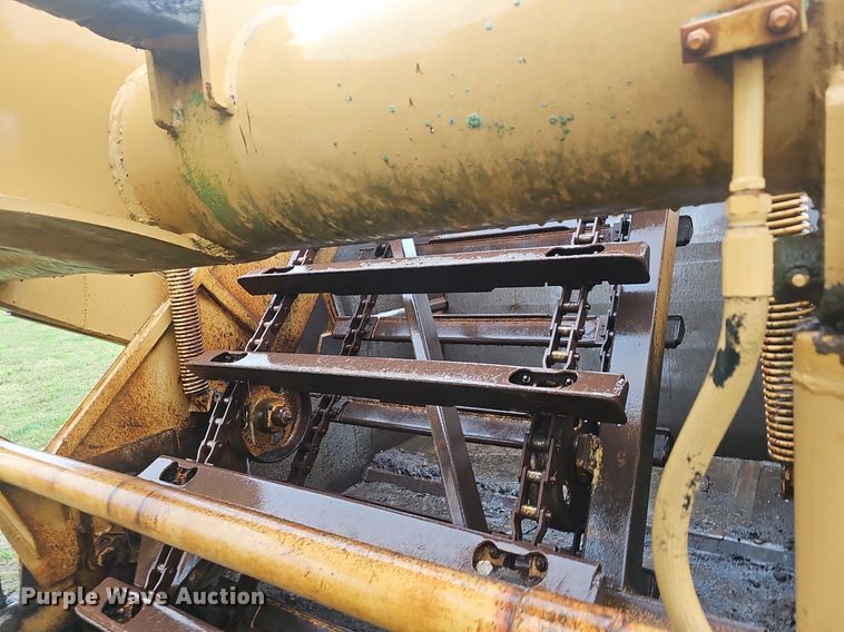 image for item EJ6112 1977 Dresser 412 elevating scraper