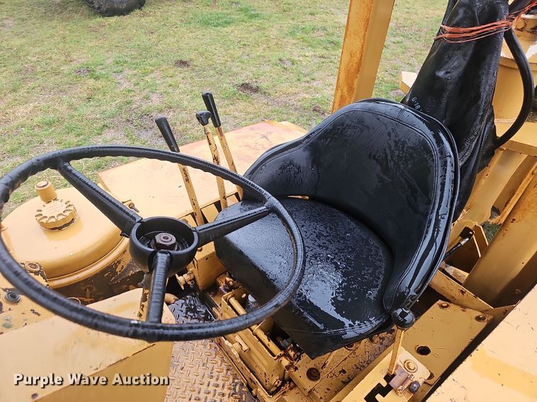 image for item EJ6112 1977 Dresser 412 elevating scraper