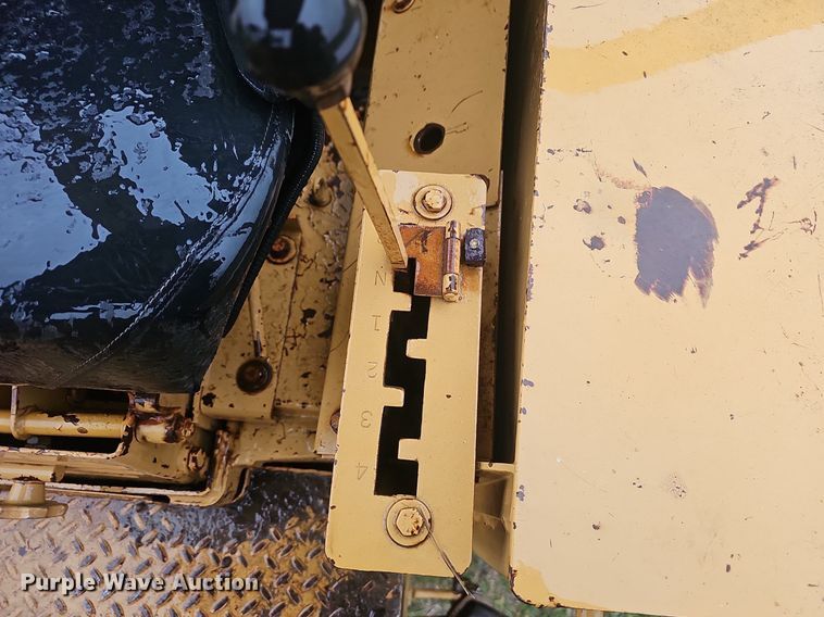 image for item EJ6112 1977 Dresser 412 elevating scraper