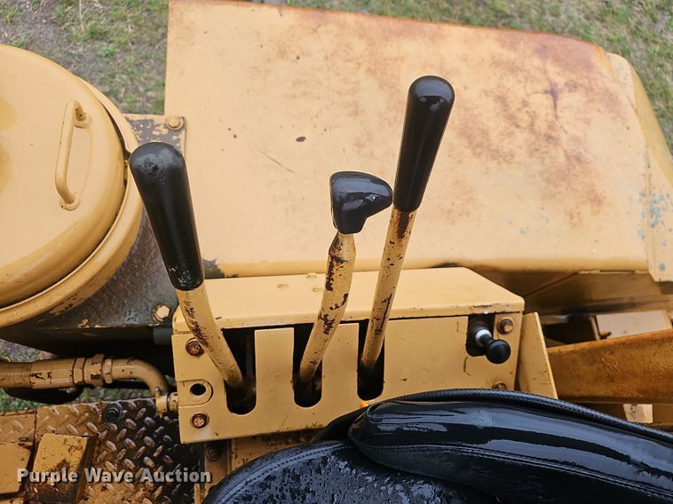 image for item EJ6112 1977 Dresser 412 elevating scraper