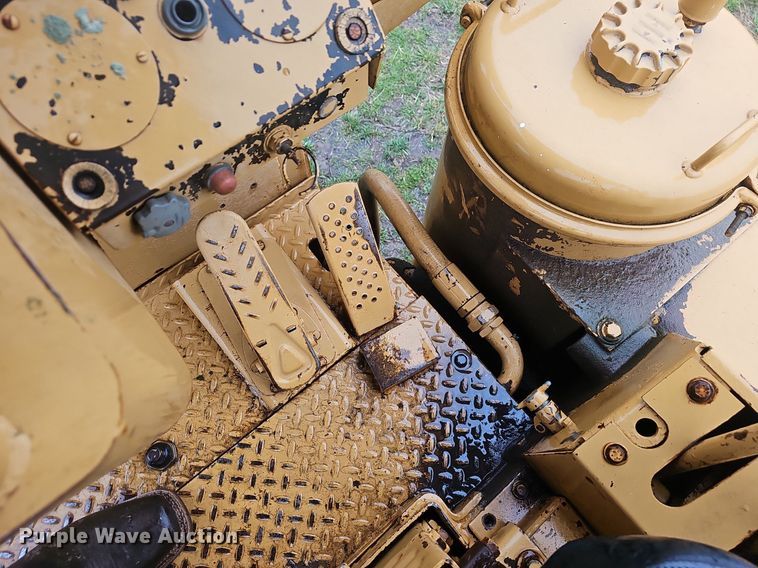 image for item EJ6112 1977 Dresser 412 elevating scraper