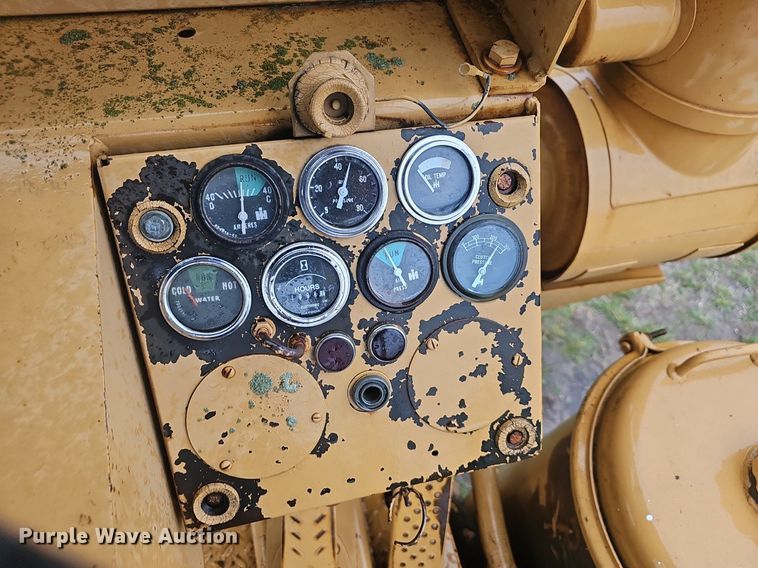 image for item EJ6112 1977 Dresser 412 elevating scraper