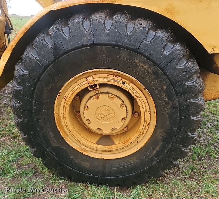 image for item EJ6112 1977 Dresser 412 elevating scraper