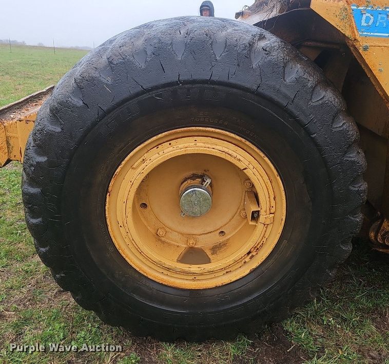 image for item EJ6112 1977 Dresser 412 elevating scraper