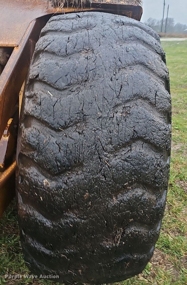 image for item EJ6112 1977 Dresser 412 elevating scraper