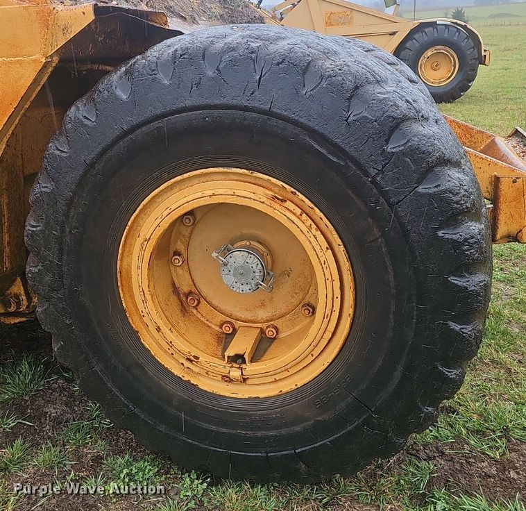 image for item EJ6112 1977 Dresser 412 elevating scraper