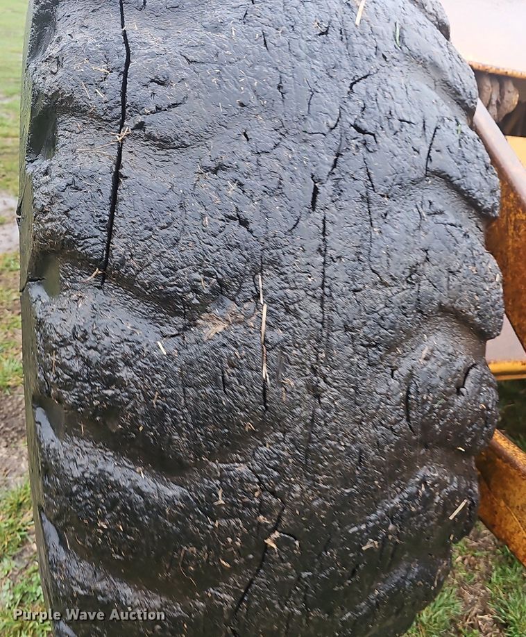 image for item EJ6112 1977 Dresser 412 elevating scraper