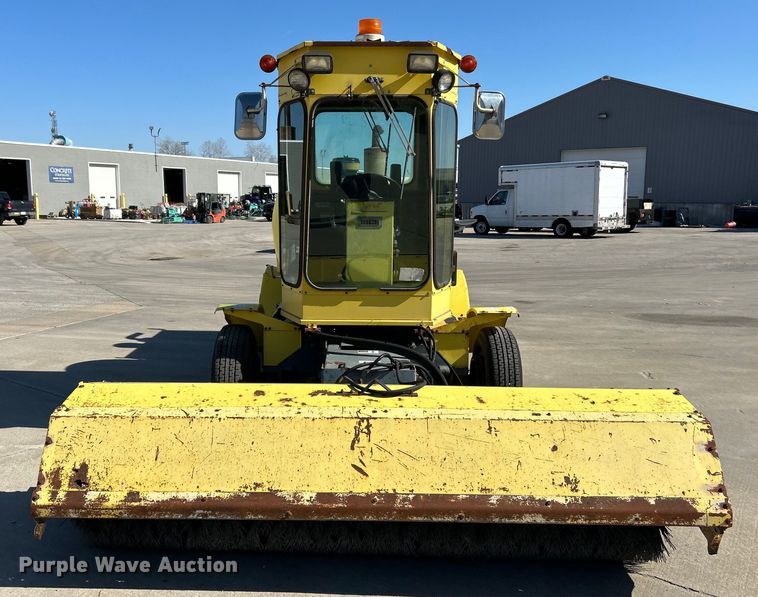 image for item EK4262 Sweepster GGJ-FQNM-D0-GM sweeper