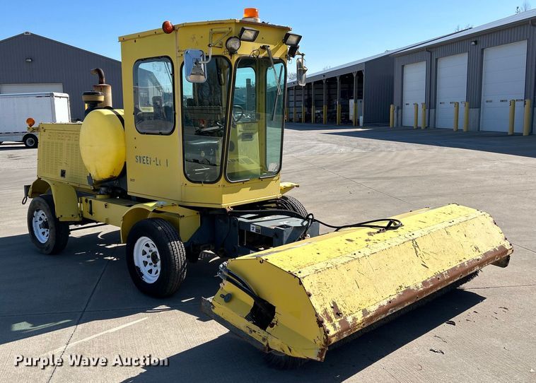 image for item EK4262 Sweepster GGJ-FQNM-D0-GM sweeper