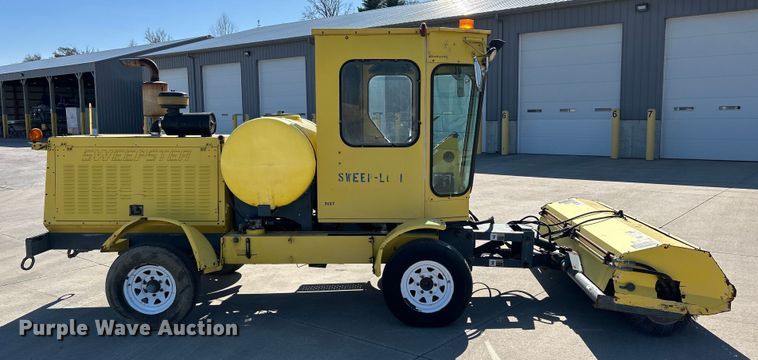 image for item EK4262 Sweepster GGJ-FQNM-D0-GM sweeper