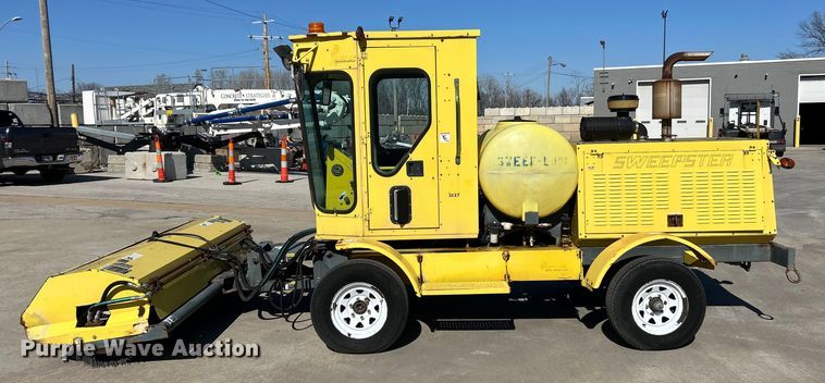 image for item EK4262 Sweepster GGJ-FQNM-D0-GM sweeper