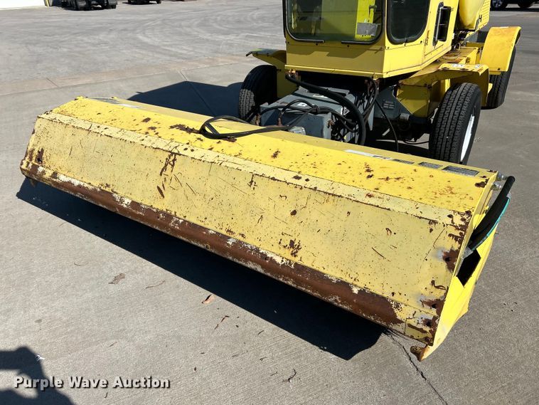 image for item EK4262 Sweepster GGJ-FQNM-D0-GM sweeper