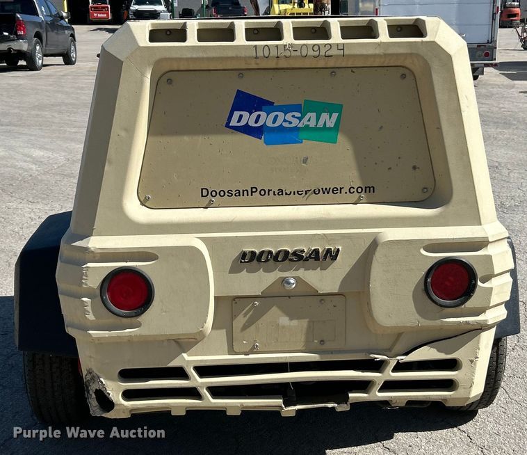 image for item EK4264 2013 Doosan P185WJD-T4I air compressor