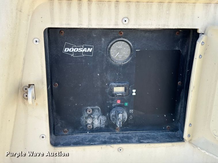 image for item EK4264 2013 Doosan P185WJD-T4I air compressor