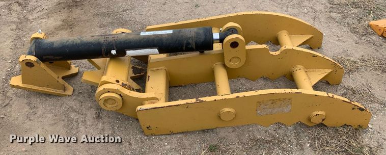 image for item KX9879 Excavator hydraulic thumb 