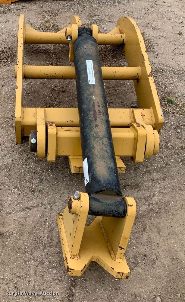 image for item KX9879 Excavator hydraulic thumb 