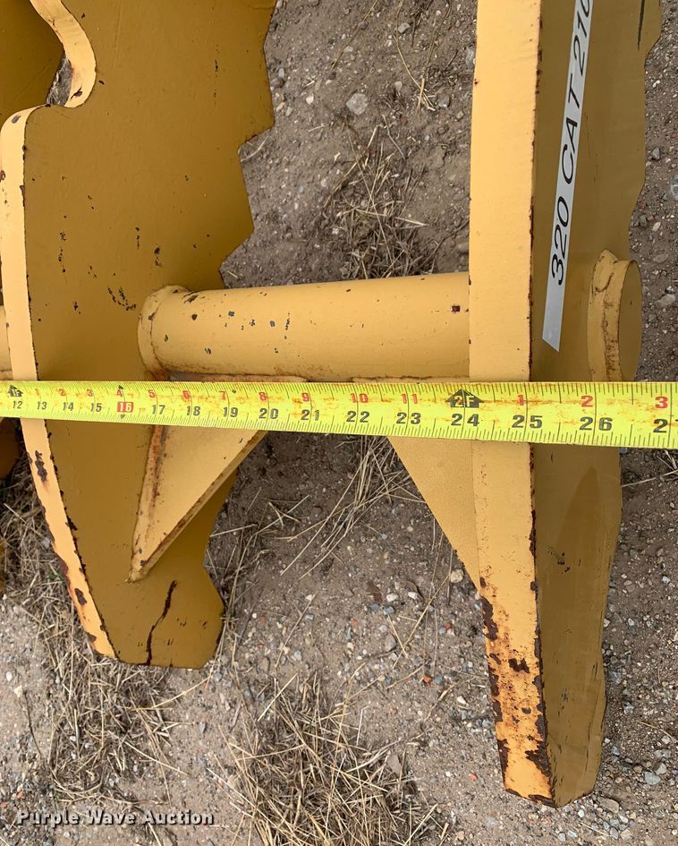 image for item KX9879 Excavator hydraulic thumb 