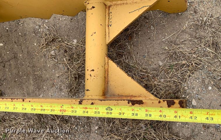 image for item KX9879 Excavator hydraulic thumb 