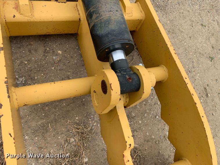 image for item KX9879 Excavator hydraulic thumb 