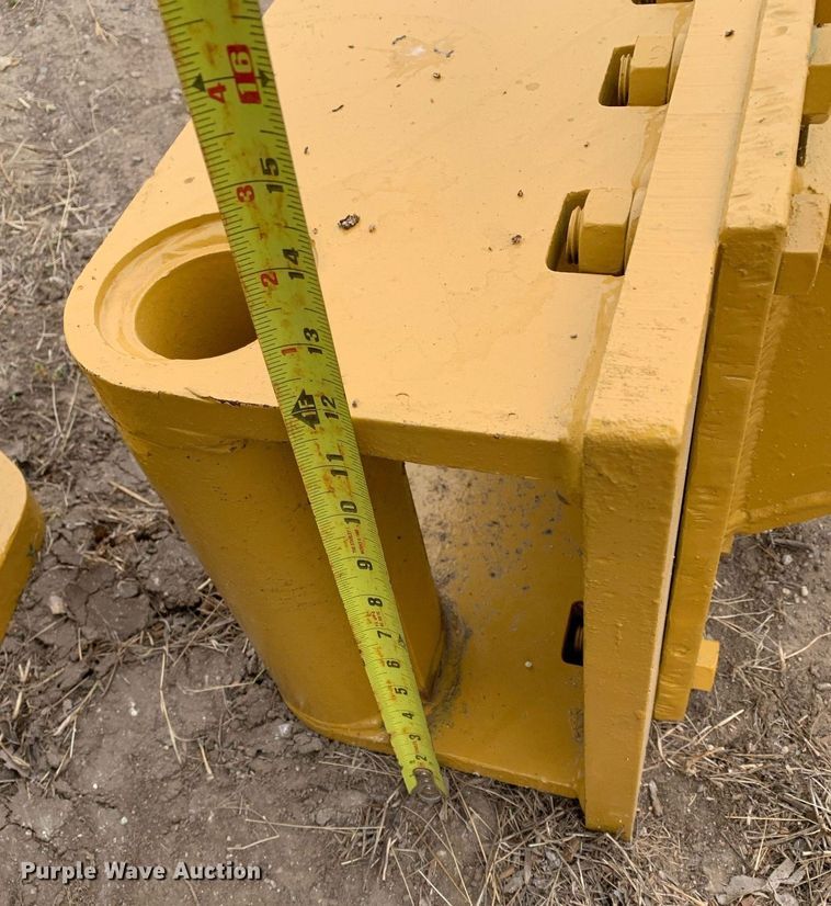 image for item KX9895 Caterpillar excavator quick coupler