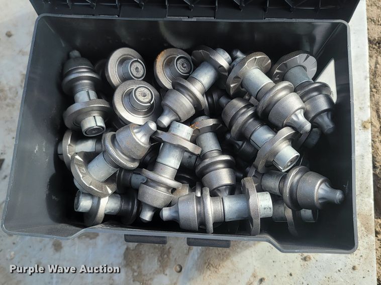 image for item LA9729 2015 Caterpillar SW345B skid steer rock saw