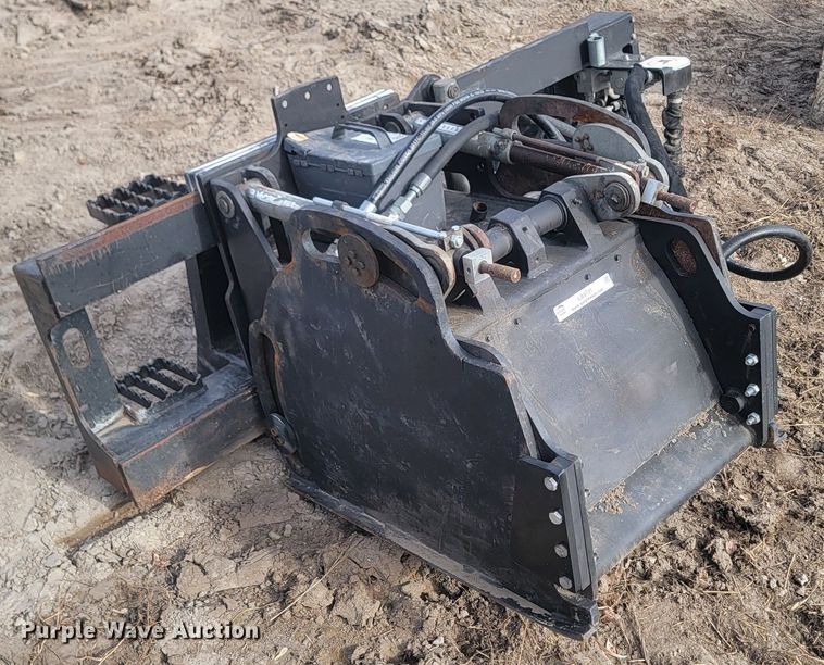 image for item LA9731 Caterpillar PC204 skid steer cold planer