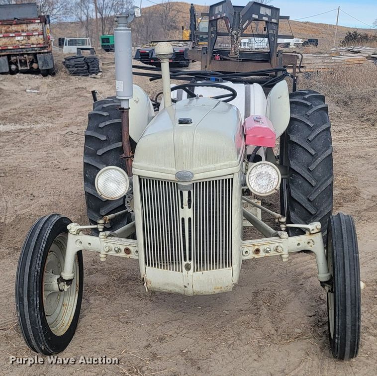 image for item LA9733 Ford 9N tractor