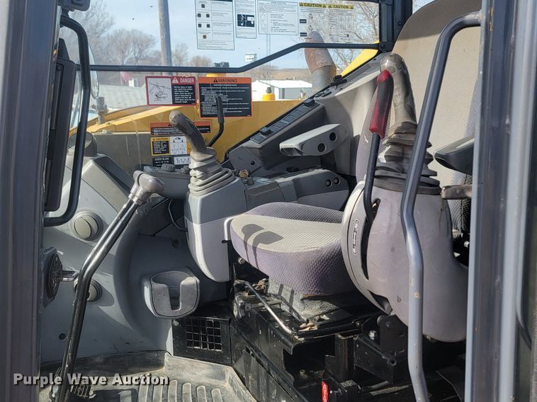 image for item LA9734 2014 John Deere  85G mini excavator