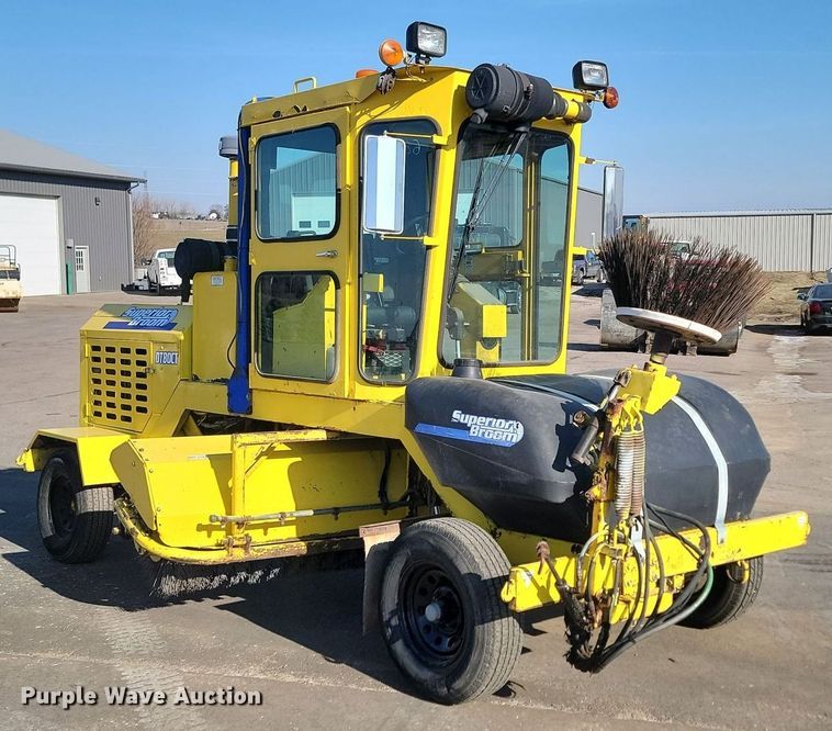 image for item LA9750 Superior Broom DT80CT broom