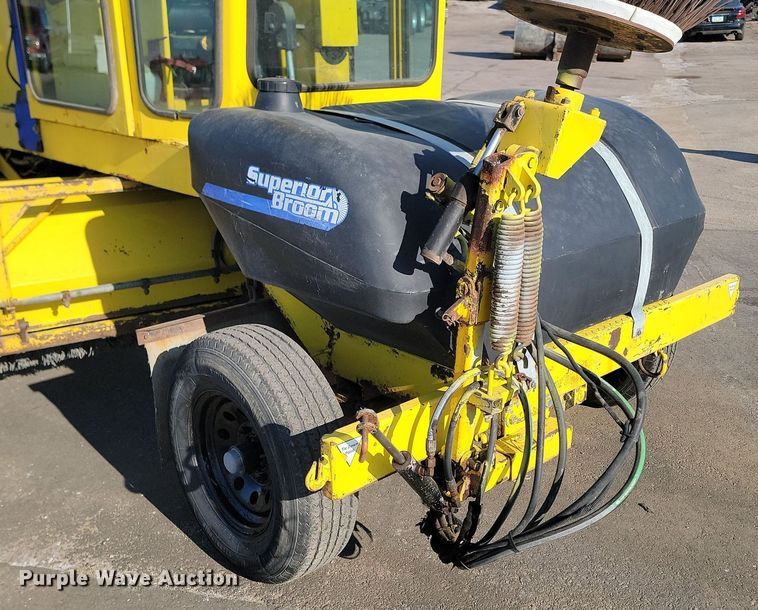 image for item LA9750 Superior Broom DT80CT broom