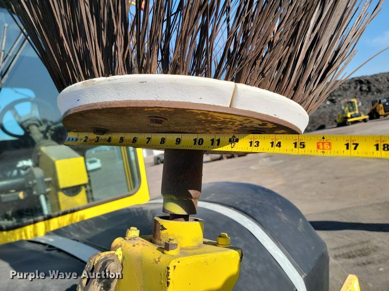 image for item LA9750 Superior Broom DT80CT broom