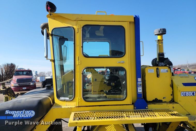 image for item LA9750 Superior Broom DT80CT broom